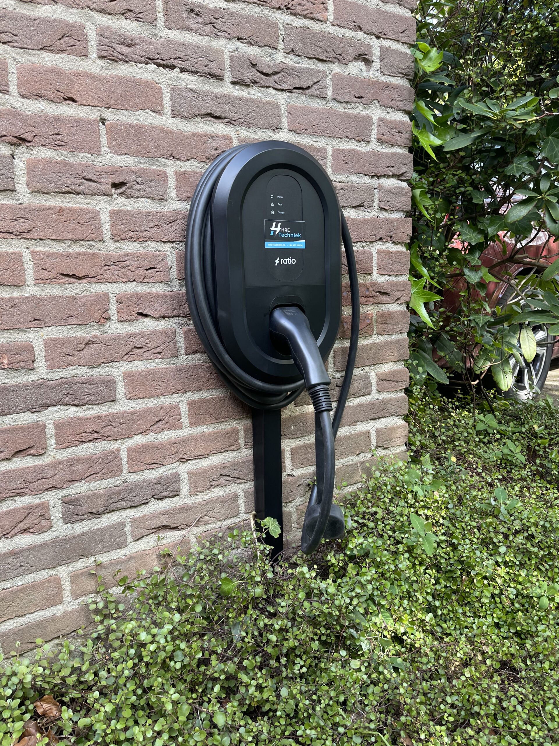 Laadpaal installatie door HRE Techniek
